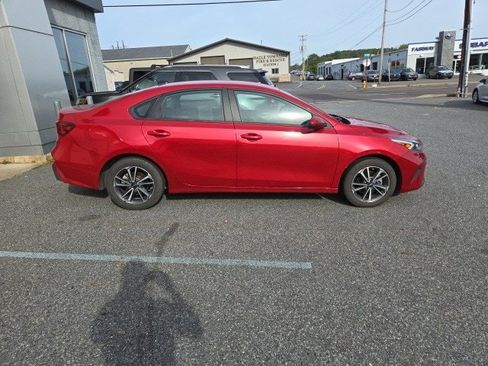Used 2023 Kia Forte LXS image 3