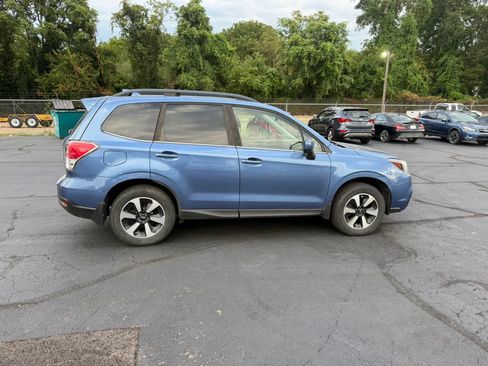 Used 2017 Subaru Forester 2.5i Limited AWD/4WD image 8
