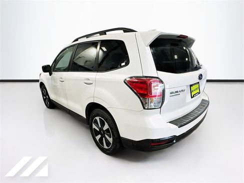 Used 2018 Subaru Forester 2.5i Premium image 6