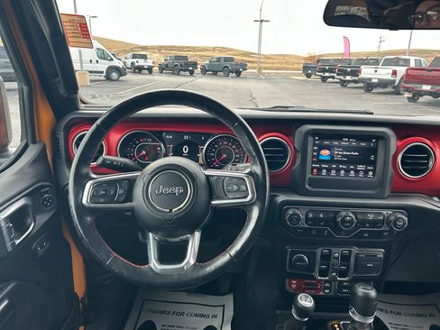 Used 2021 Jeep Wrangler Unlimited Rubicon w/ Cold Weather Group image 16