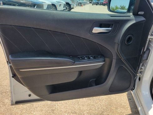 Used 2023 Dodge Charger SXT RWD image 12