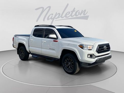 Used 2021 Toyota Tacoma SR5 RWD image 3