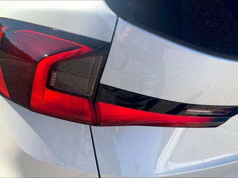 New 2025 BMW X1 xDrive28i w/ Technology Package image 15