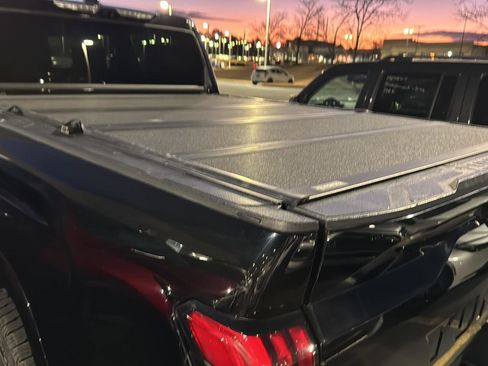 Used 2022 Toyota Tundra Platinum image 9