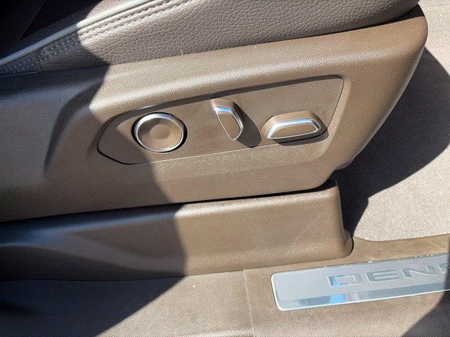 Used 2026 GMC Sierra 1500 Denali w/ Denali Reserve Package AWD/4WD image 18