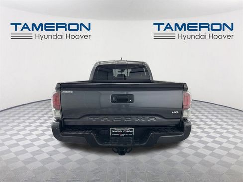 Used 2021 Toyota Tacoma TRD Off-Road image 4