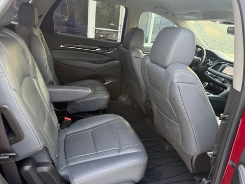 Used 2019 Buick Enclave Essence FWD image 16
