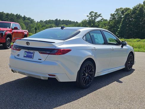 New 2026 Toyota Camry Hybrid AWD/4WD image 3