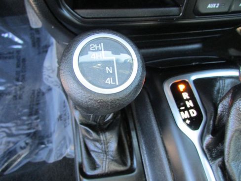 Used 2023 Jeep Gladiator Sport AWD/4WD image 29