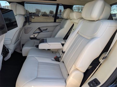 Used 2024 Land Rover Range Rover Long Wheelbase Autobiography image 27