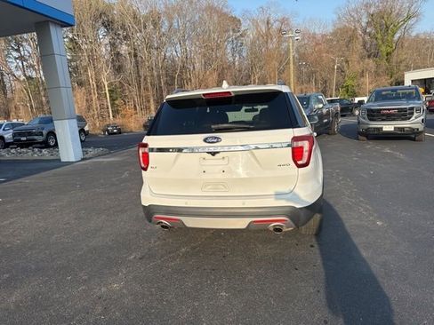 Used 2016 Ford Explorer XLT w/ Equipment Group 201A image 7