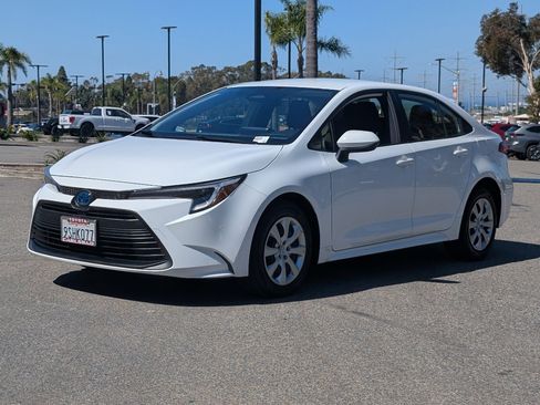 Used 2025 Toyota Corolla LE image 11