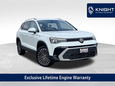 Used 2025 Volkswagen Taos SE FWD image 1