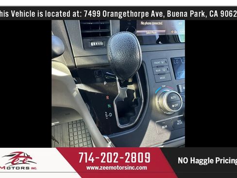 Used 2015 Toyota Sienna LE FWD image 31