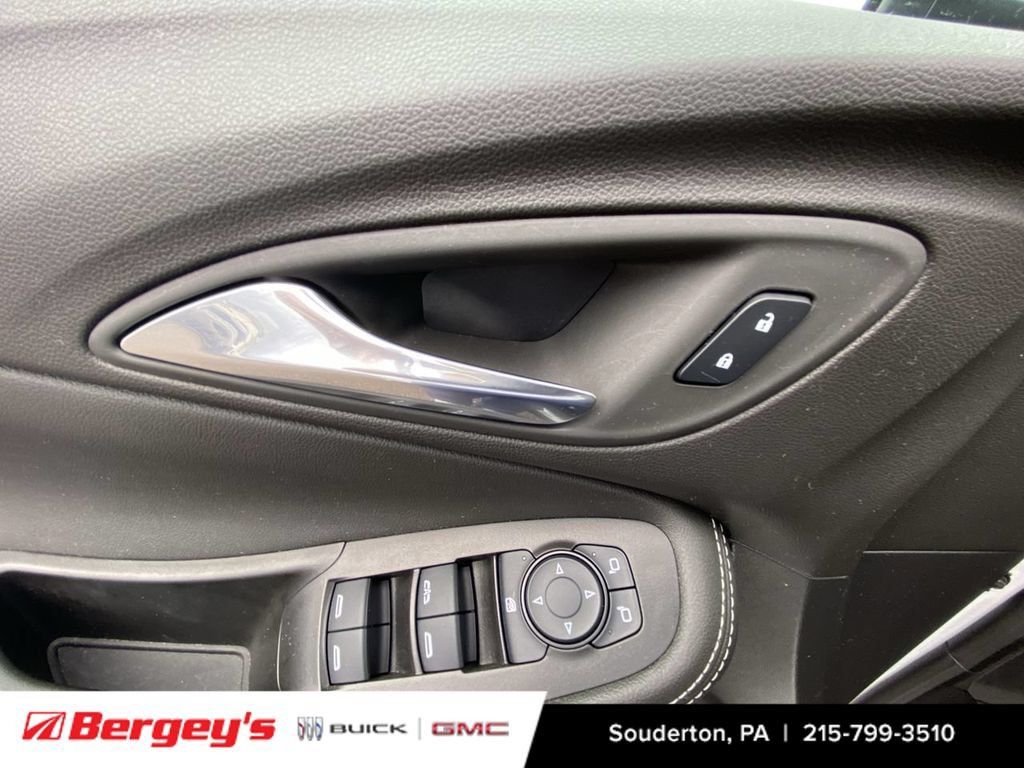 Used 2025 Buick Encore GX Preferred w/ Comfort Package AWD/4WD image 27