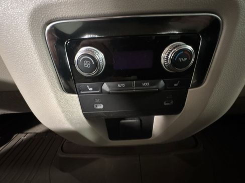 Used 2022 GMC Yukon Denali image 33