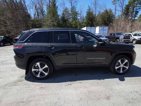 New 2024 Jeep Grand Cherokee Limited 4xe w/ Luxury Tech Group II image 9