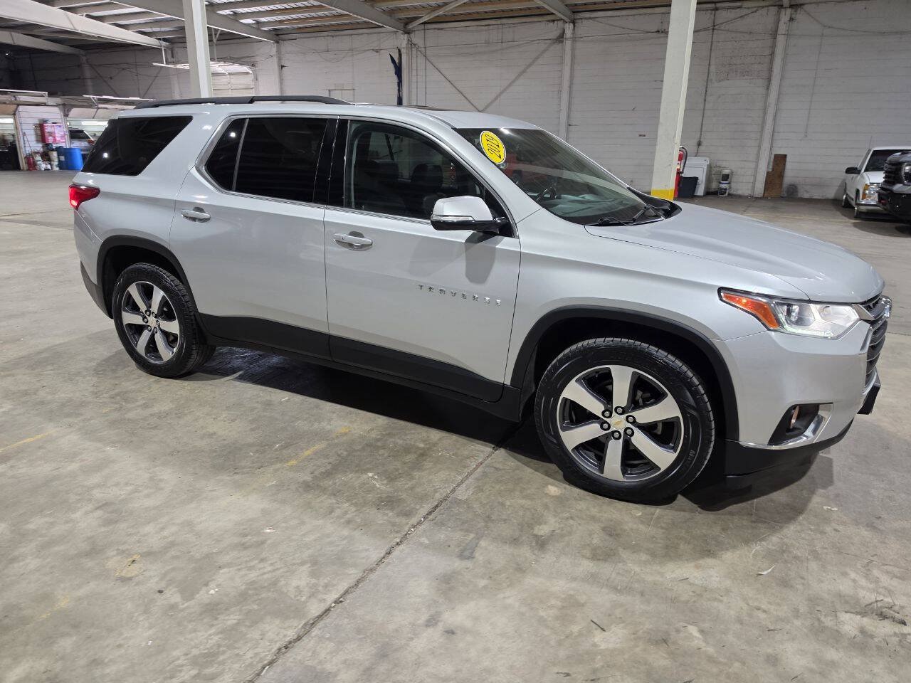Used 2019 Chevrolet Traverse LT w/ LT Premium Package AWD/4WD image 16