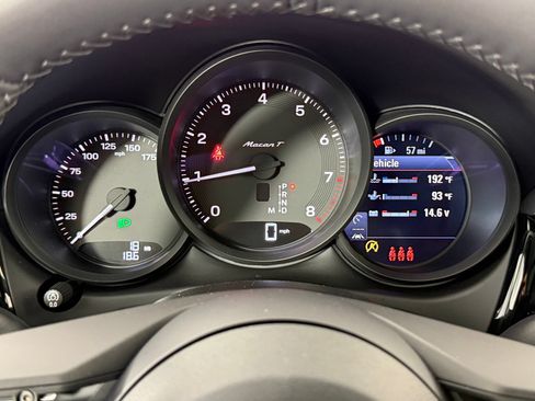 Certified 2026 Porsche Macan Turbo AWD/4WD image 21