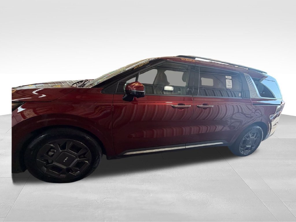 Used 2025 Kia Carnival SX FWD image 2