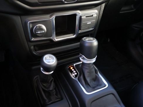 Used 2021 Jeep Wrangler Unlimited Sport image 37