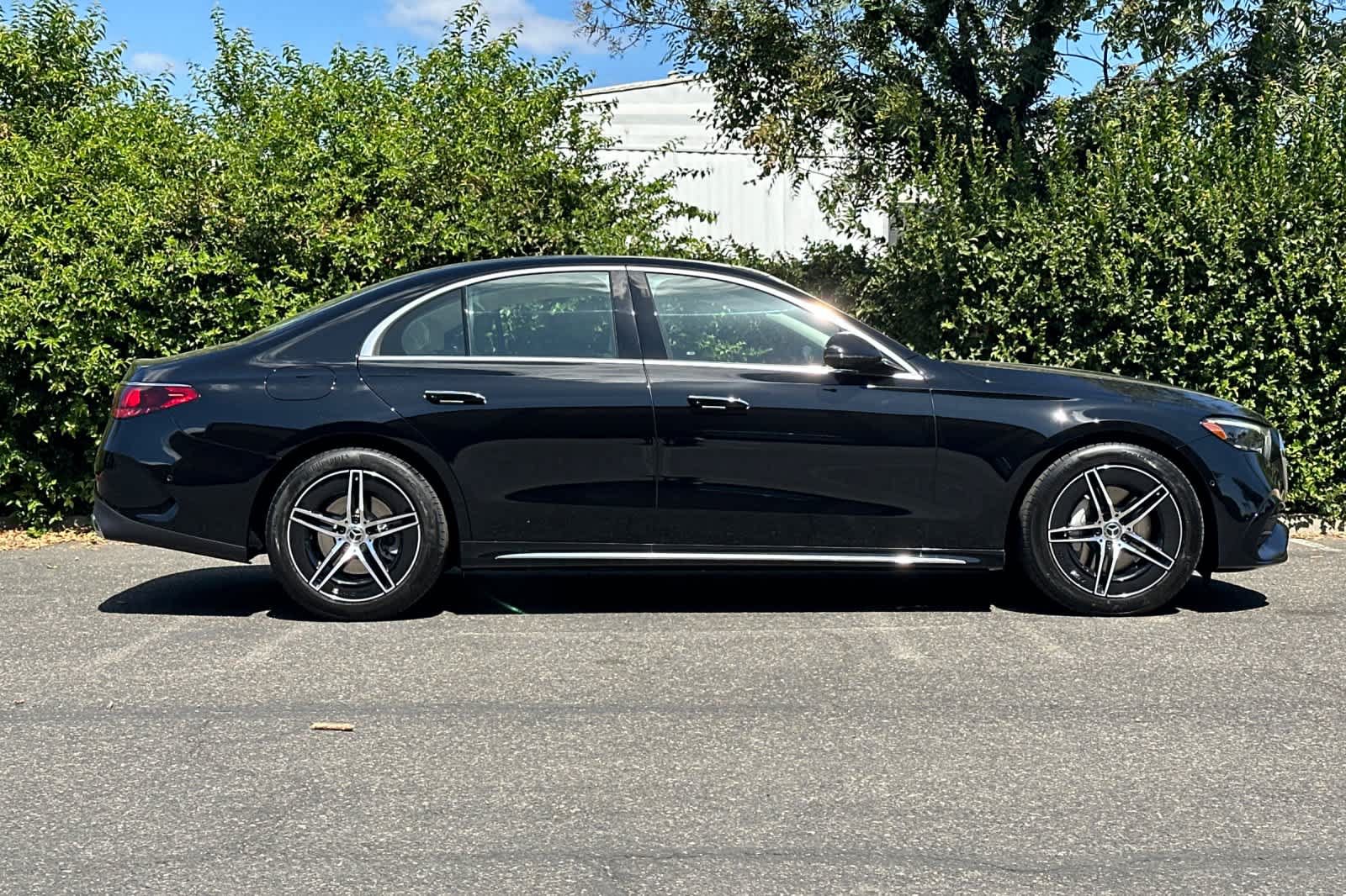 New 2027 Mercedes-Benz GLC 300 image 2