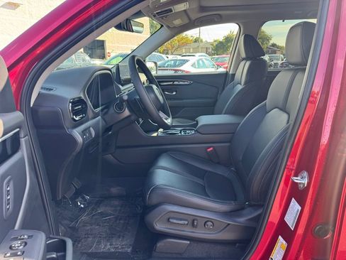 New 2025 Honda Pilot Touring image 12