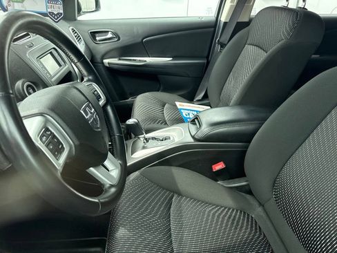 Used 2020 Dodge Journey SE w/ SE Popular Equipment Group FWD image 12