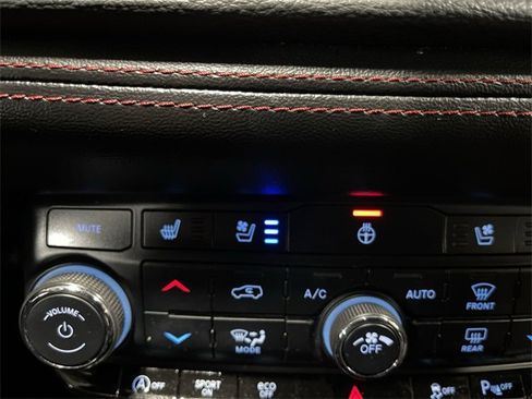 Used 2023 Dodge Durango GT image 33