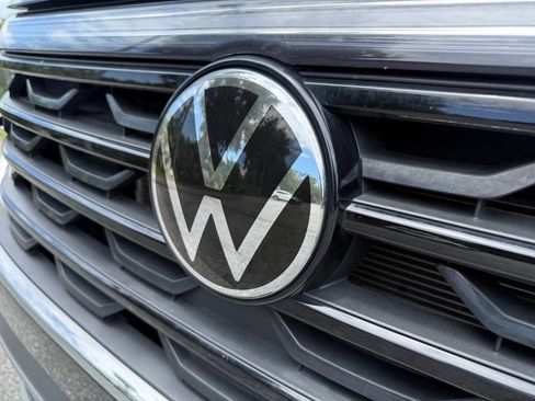 Used 2024 Volkswagen Atlas Cross Sport SE FWD image 5