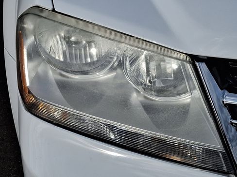 Used 2013 Dodge Avenger SE image 10