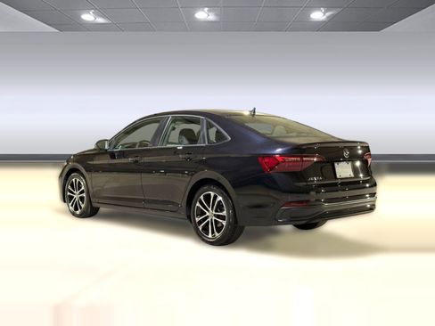 Used 2024 Volkswagen Jetta Sport image 3