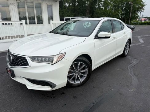 Used 2018 Acura TLX image 2