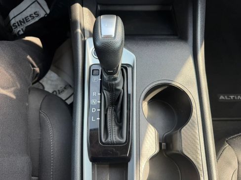 Used 2024 Nissan Altima 2.5 S FWD image 20