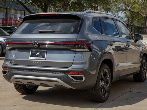 New 2025 Volkswagen Taos SE image 8