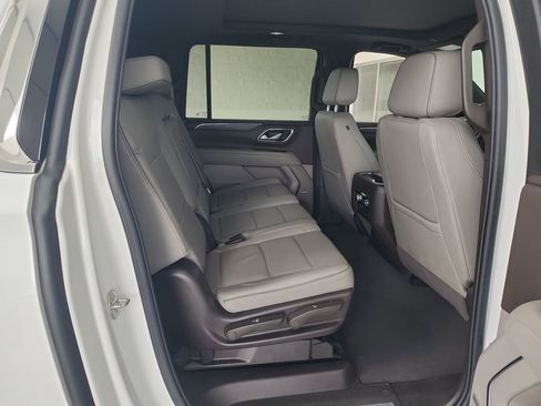 Certified 2022 GMC Yukon XL SLT w/ SLT Premium Package RWD image 27
