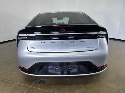 Used 2025 Toyota Prius Plug-In Hybrid FWD image 11