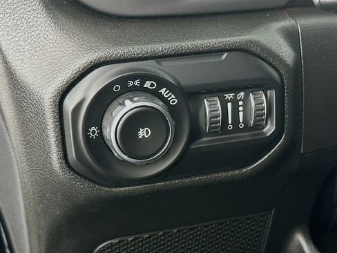 Used 2022 Jeep Wrangler Sport S image 16