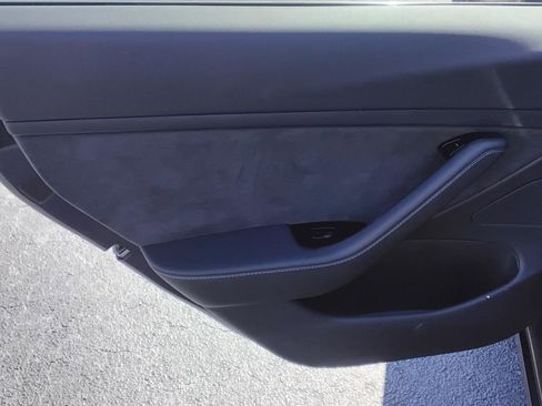Used 2018 Tesla Model 3 Long Range image 19