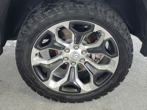 Used 2021 RAM 1500 Limited w/ Body Color Bumper Group AWD/4WD image 7