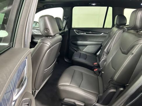 Used 2022 Cadillac XT6 Premium Luxury w/ Technology Package AWD/4WD image 24