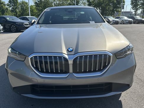 Used 2025 BMW 530i xDrive 530i xDrive w/ Premium Package image 3