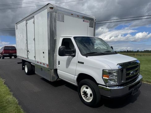 Used 2019 Ford E-450 and Econoline 450 Super Duty w/ Power Windows & Locks Group RWD image 5