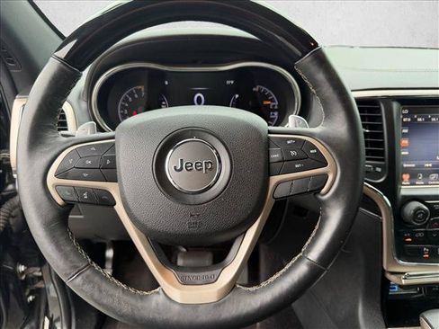 Used 2017 Jeep Grand Cherokee Overland AWD/4WD image 13
