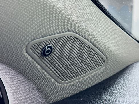 Used 2023 Volkswagen Taos SEL image 12