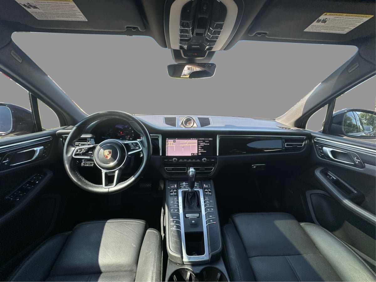 Used 2020 Porsche Macan w/ Premium Package Plus AWD/4WD image 38