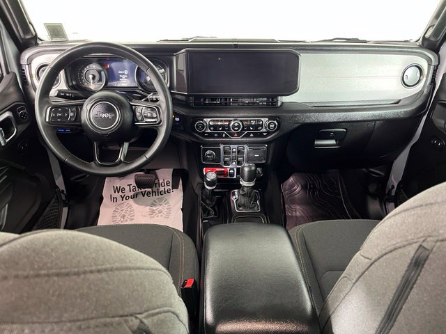 Used 2024 Jeep Wrangler Unlimited AWD/4WD image 41