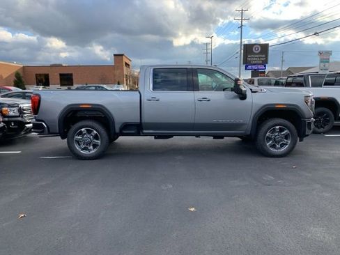 New 2026 GMC Sierra 2500 SLE image 3