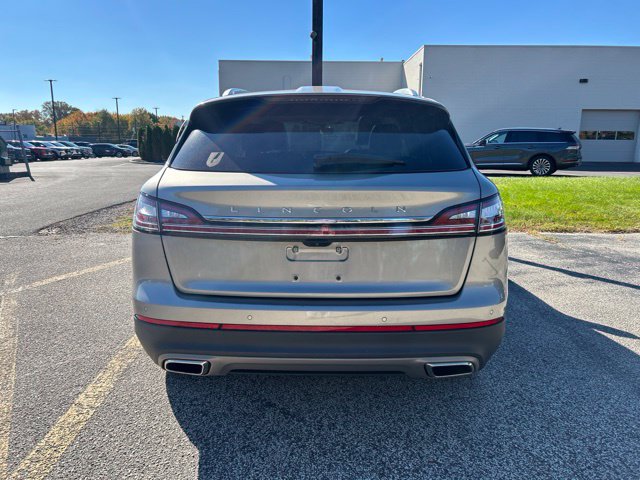 Used 2023 Lincoln Nautilus Reserve AWD/4WD image 5