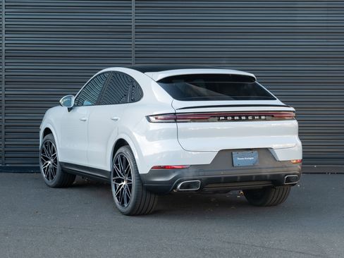 New 2026 Porsche Cayenne Coupe image 3